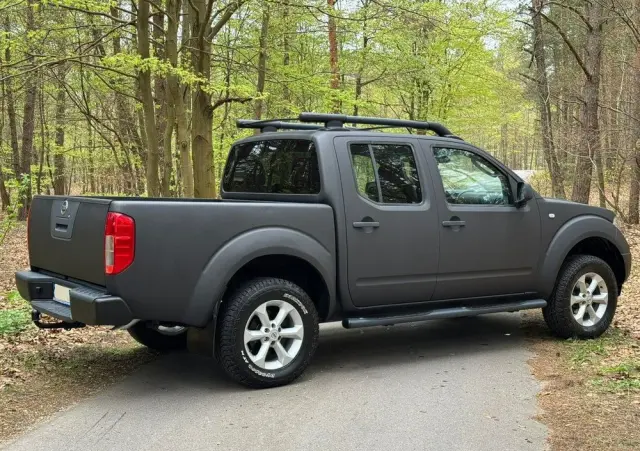 NISSAN Navara 