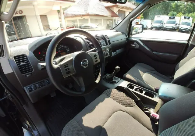 NISSAN Navara 