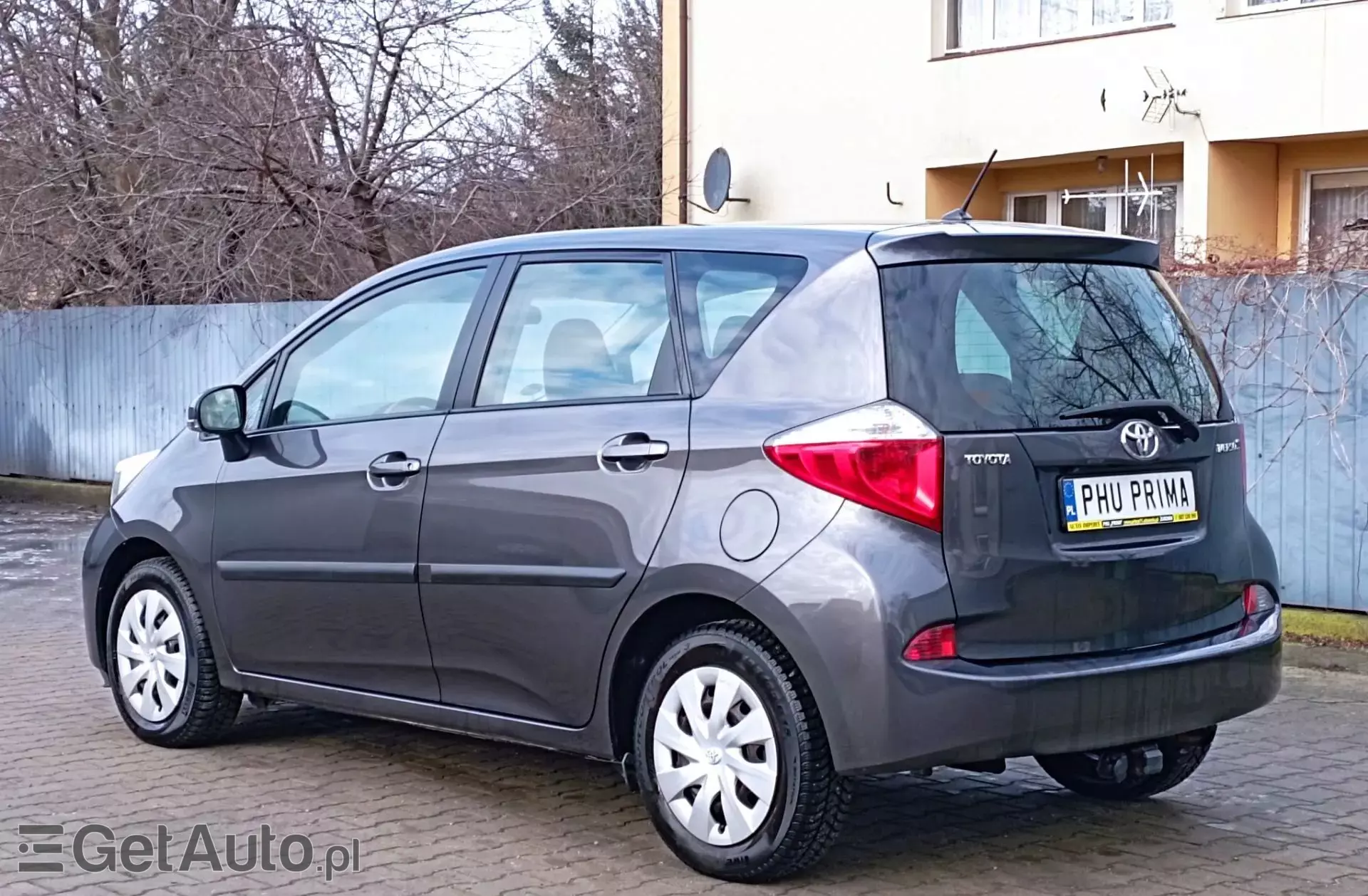 TOYOTA Verso-S 1.33 Dual VVT-i (98 KM)