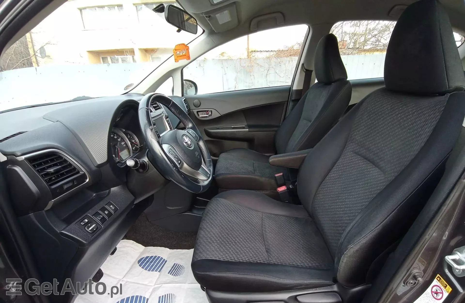 TOYOTA Verso-S 1.33 Dual VVT-i (98 KM)