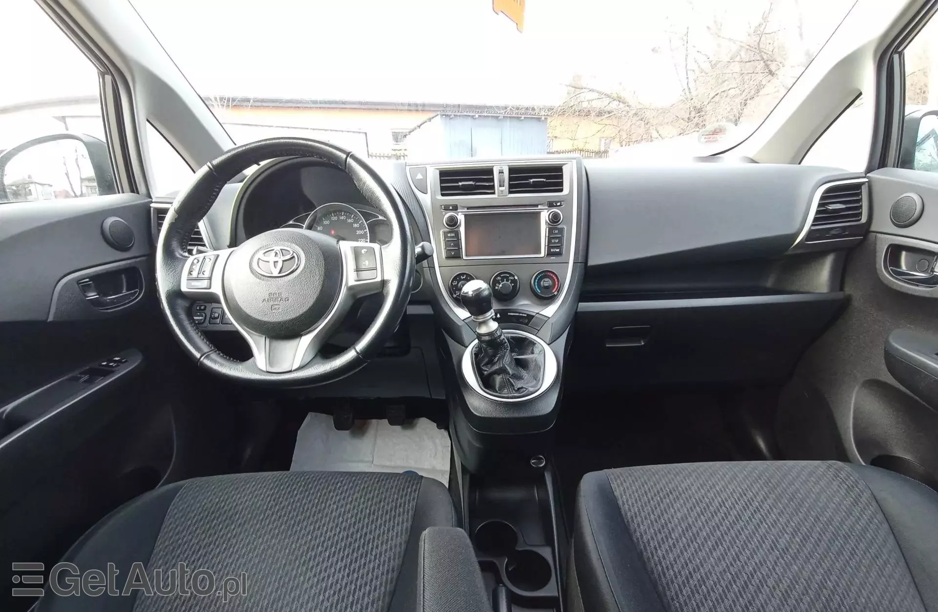 TOYOTA Verso-S 1.33 Dual VVT-i (98 KM)