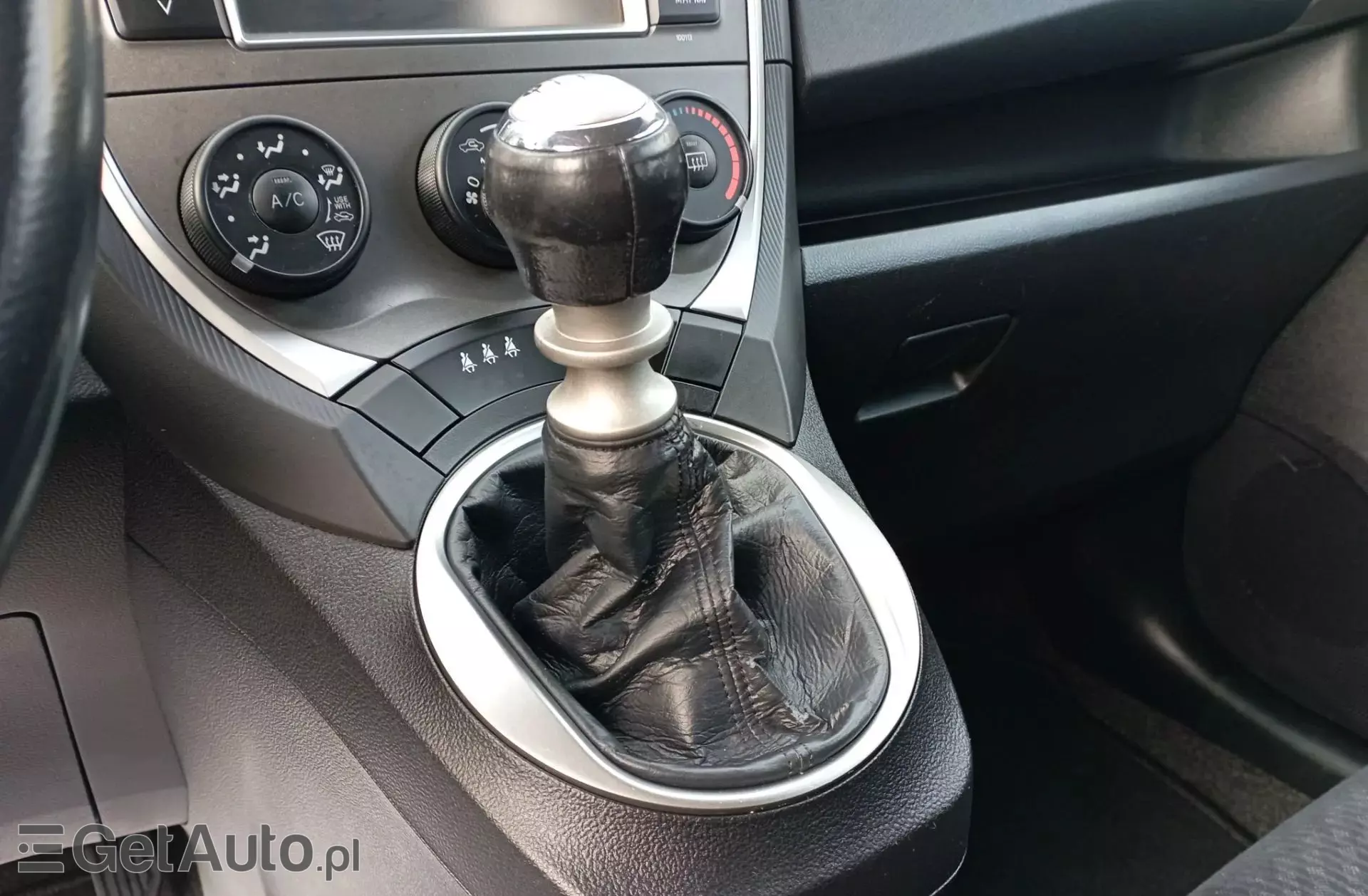 TOYOTA Verso-S 1.33 Dual VVT-i (98 KM)