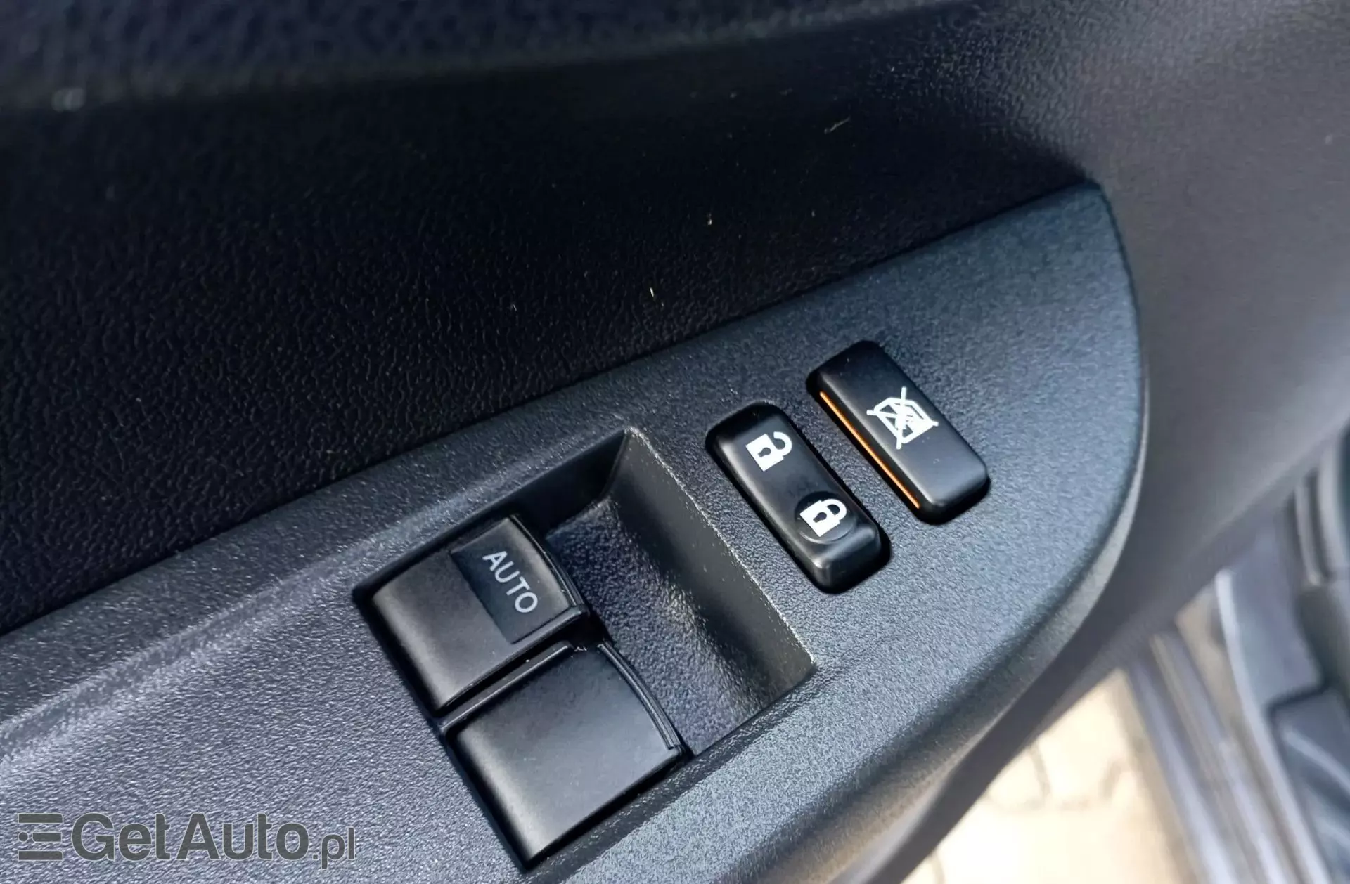 TOYOTA Verso-S 1.33 Dual VVT-i (98 KM)