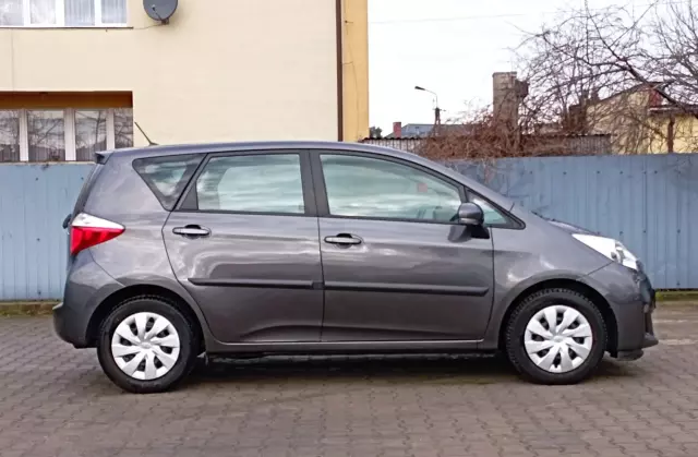 TOYOTA Verso-S 1.33 Dual VVT-i (98 KM)
