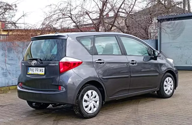 TOYOTA Verso-S 1.33 Dual VVT-i (98 KM)