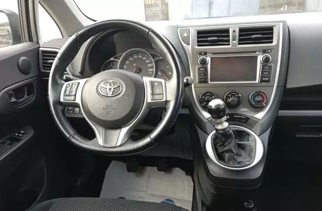TOYOTA Verso-S 1.33 Dual VVT-i (98 KM)