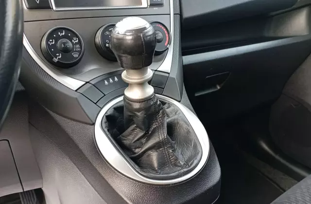 TOYOTA Verso-S 1.33 Dual VVT-i (98 KM)