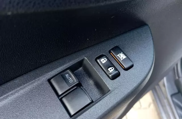 TOYOTA Verso-S 1.33 Dual VVT-i (98 KM)