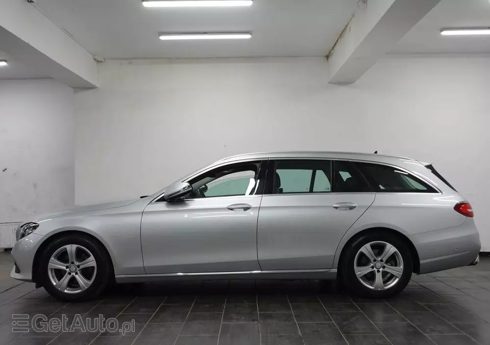 MERCEDES-BENZ Klasa E 220 d T 9G-TRONIC