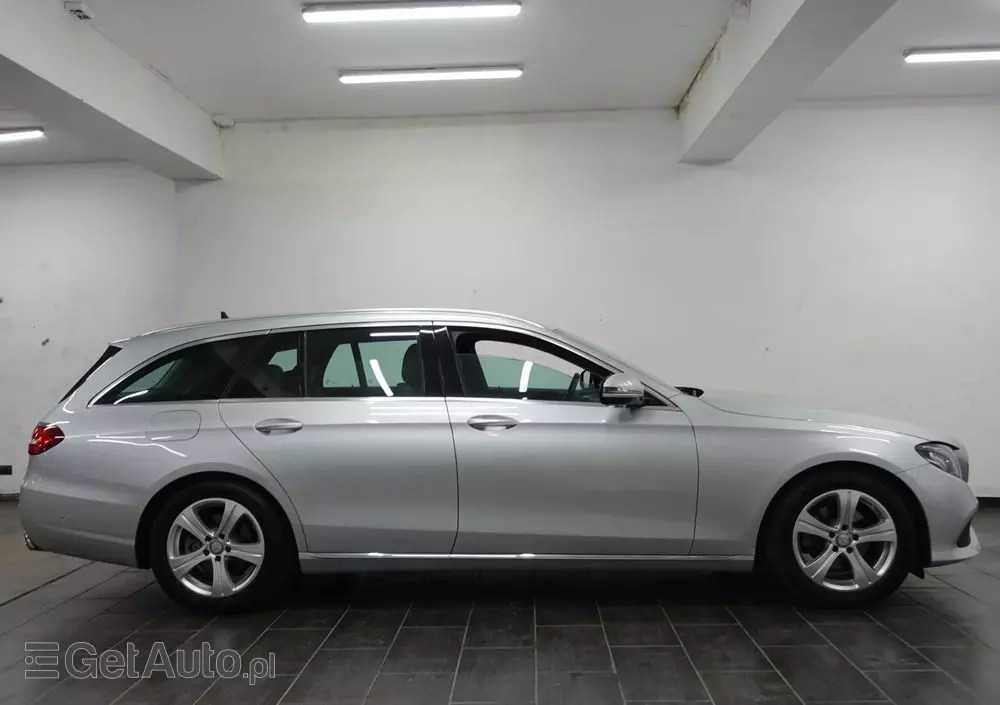 MERCEDES-BENZ Klasa E 220 d T 9G-TRONIC