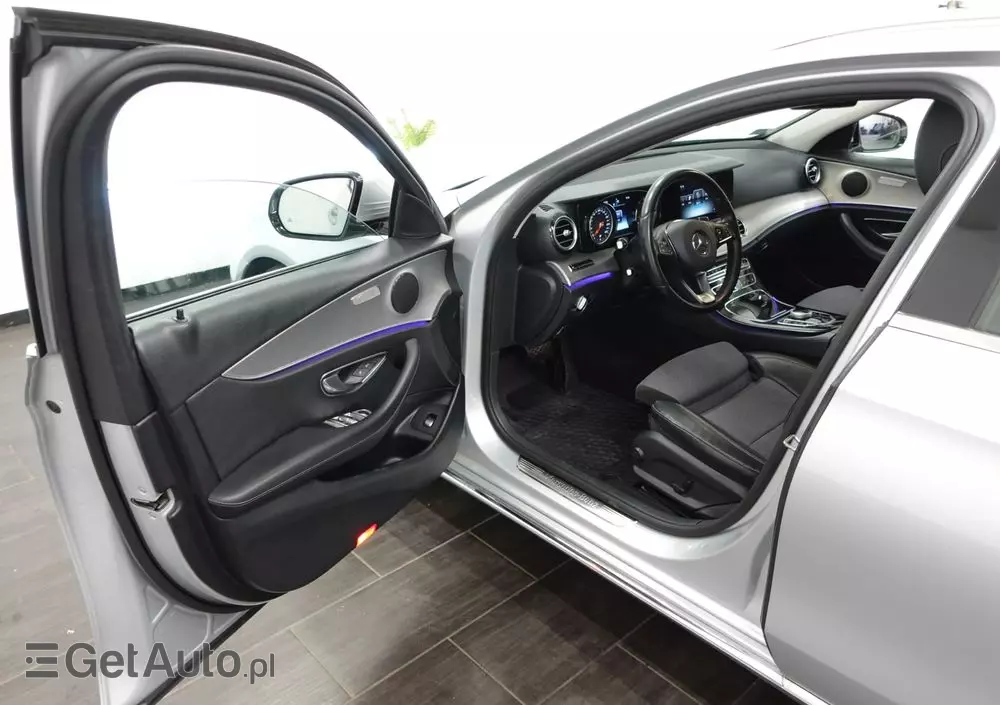 MERCEDES-BENZ Klasa E 220 d T 9G-TRONIC