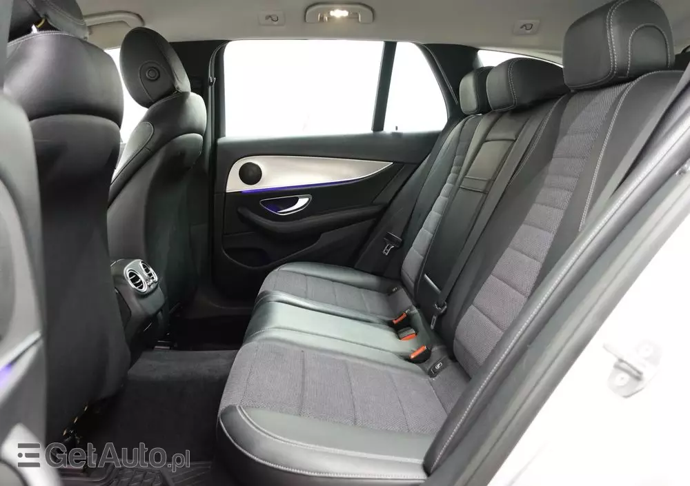 MERCEDES-BENZ Klasa E 220 d T 9G-TRONIC