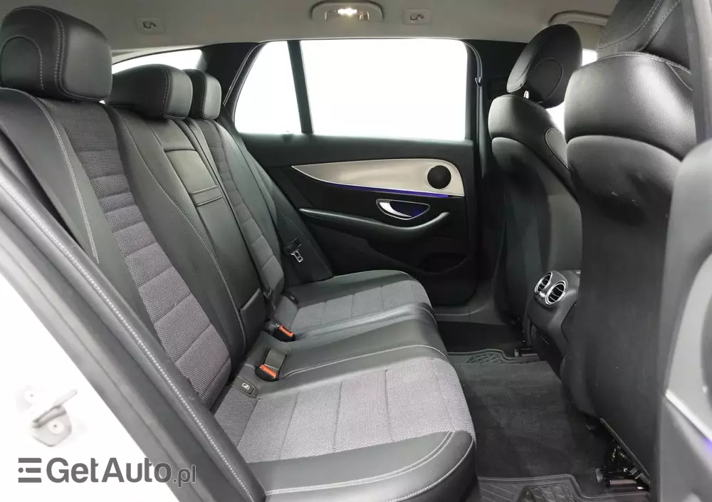 MERCEDES-BENZ Klasa E 220 d T 9G-TRONIC