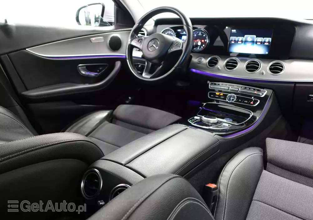 MERCEDES-BENZ Klasa E 220 d T 9G-TRONIC