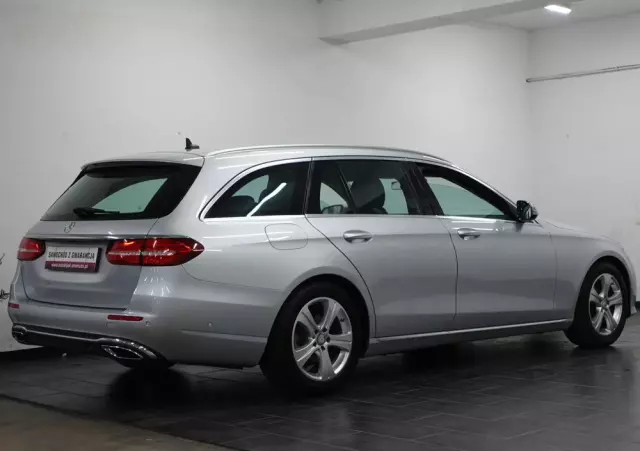 MERCEDES-BENZ Klasa E 220 d T 9G-TRONIC