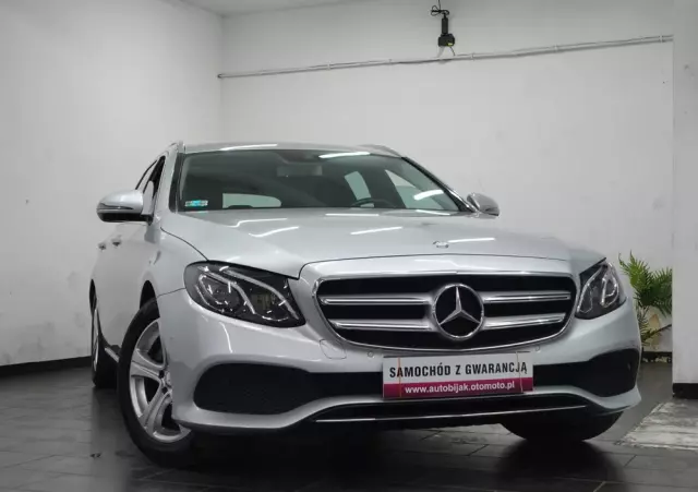 MERCEDES-BENZ Klasa E 220 d T 9G-TRONIC