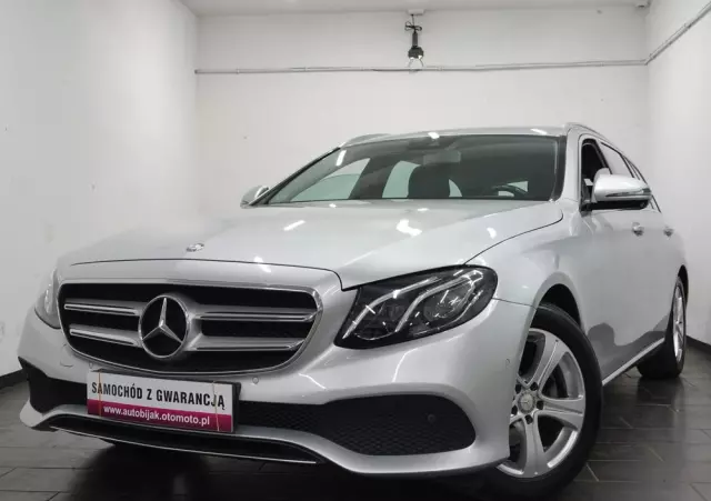 MERCEDES-BENZ Klasa E 220 d T 9G-TRONIC