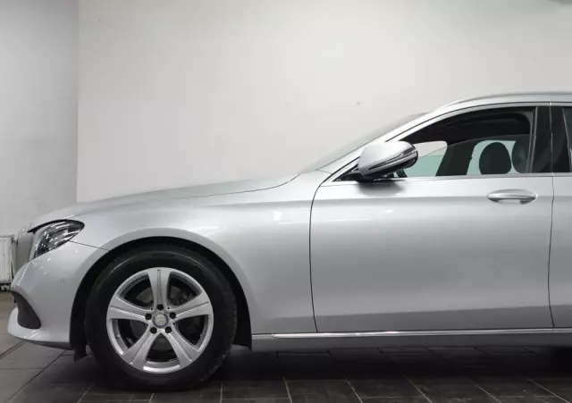 MERCEDES-BENZ Klasa E 220 d T 9G-TRONIC