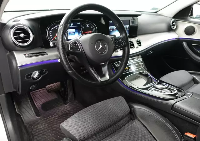 MERCEDES-BENZ Klasa E 220 d T 9G-TRONIC