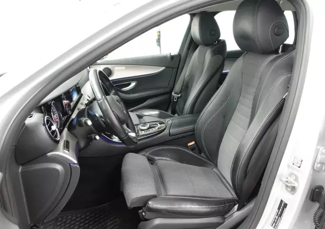 MERCEDES-BENZ Klasa E 220 d T 9G-TRONIC