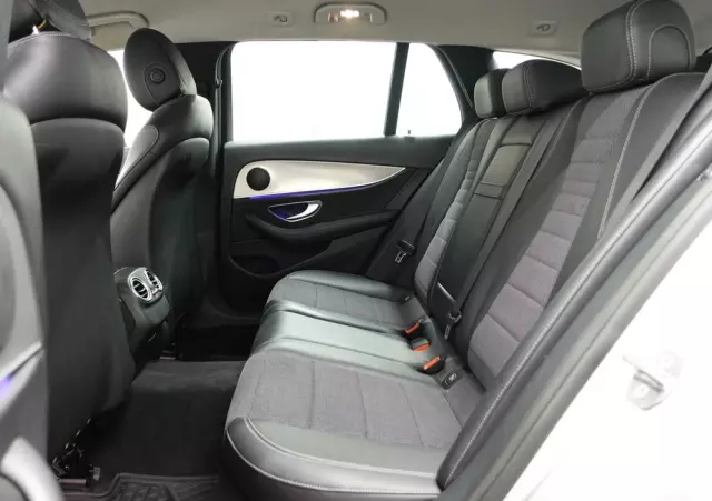 MERCEDES-BENZ Klasa E 220 d T 9G-TRONIC