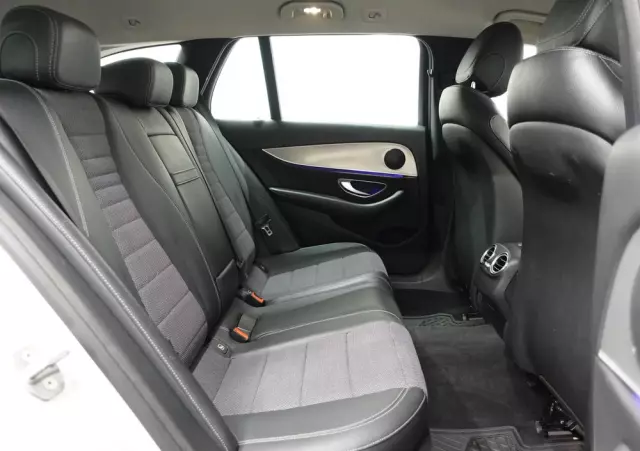 MERCEDES-BENZ Klasa E 220 d T 9G-TRONIC