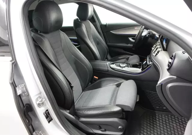 MERCEDES-BENZ Klasa E 220 d T 9G-TRONIC