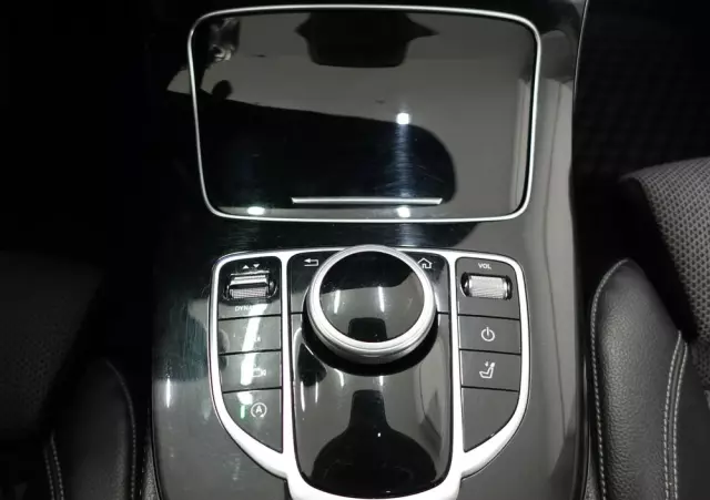 MERCEDES-BENZ Klasa E 220 d T 9G-TRONIC