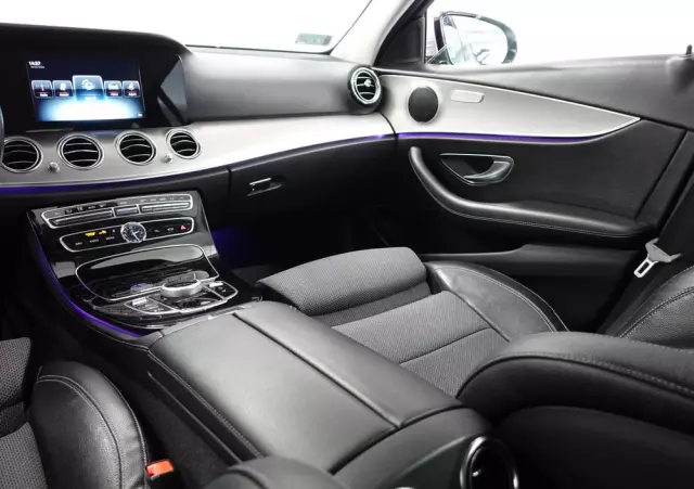 MERCEDES-BENZ Klasa E 220 d T 9G-TRONIC