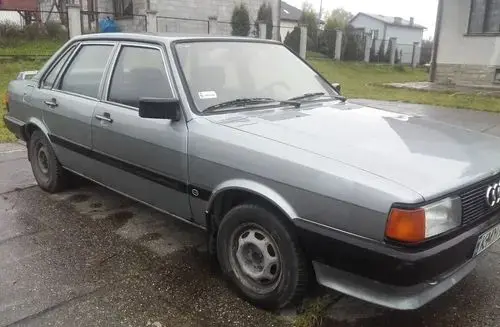 AUDI 80 