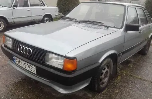 AUDI 80 