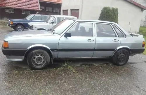 AUDI 80 