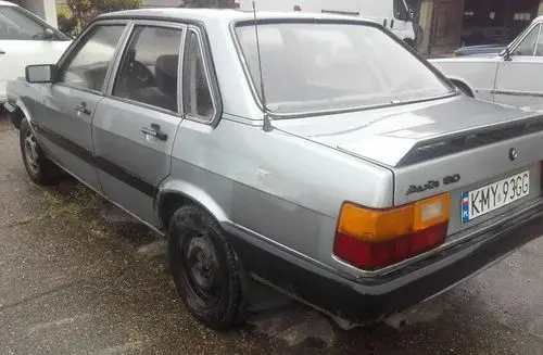 AUDI 80 