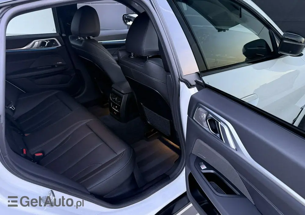 BMW Seria 4 420d xDrive Sport-Aut M Sport