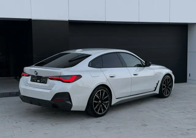 BMW Seria 4 420d xDrive Sport-Aut M Sport