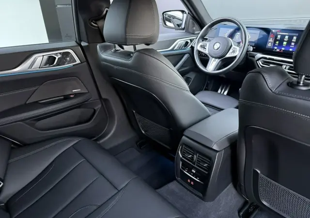 BMW Seria 4 420d xDrive Sport-Aut M Sport