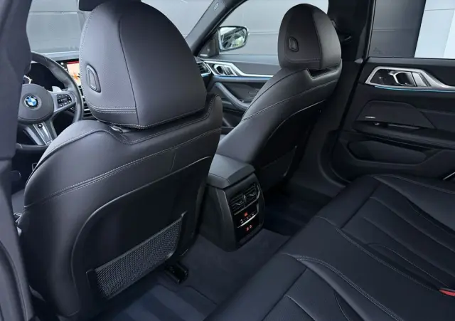 BMW Seria 4 420d xDrive Sport-Aut M Sport