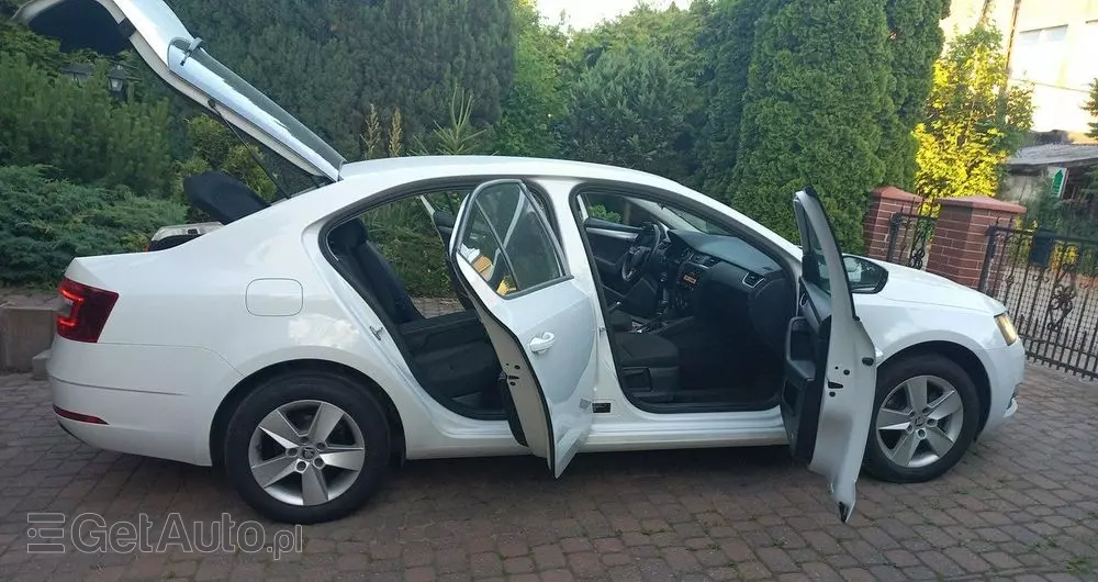 SKODA Octavia 1.5 TSI ACT Ambition DSG