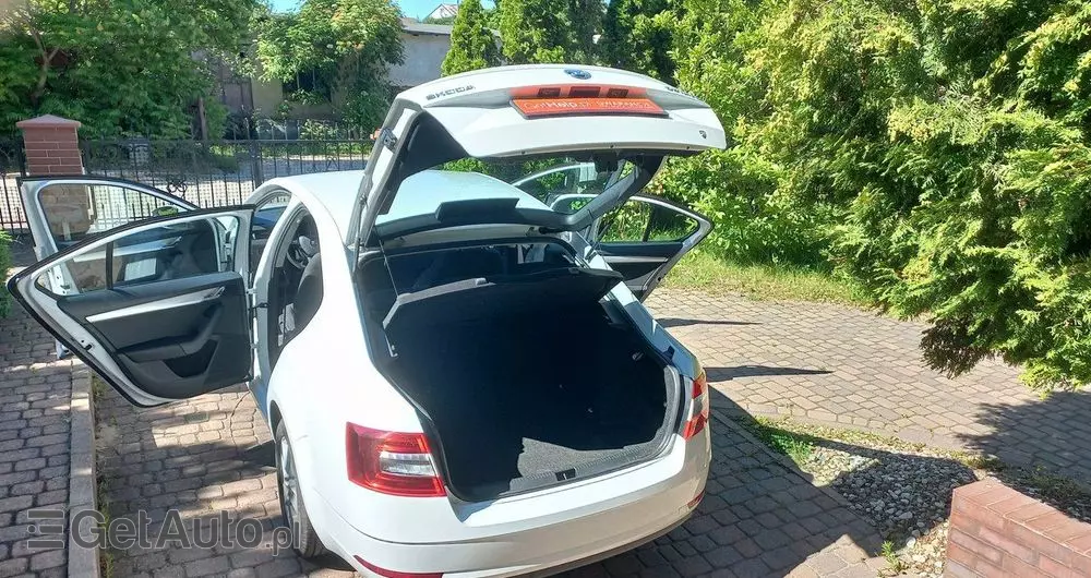 SKODA Octavia 1.5 TSI ACT Ambition DSG