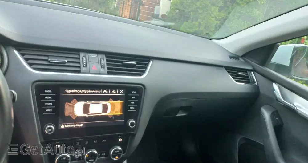 SKODA Octavia 1.5 TSI ACT Ambition DSG