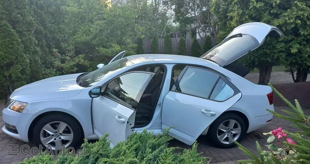 SKODA Octavia 1.5 TSI ACT Ambition DSG