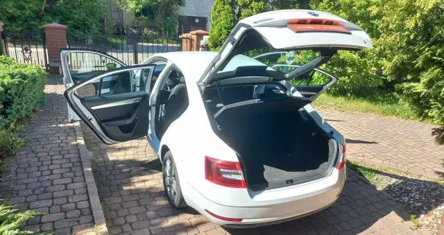 SKODA Octavia 1.5 TSI ACT Ambition DSG