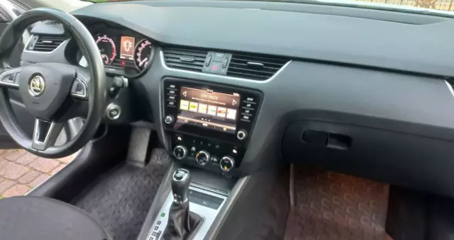 SKODA Octavia 1.5 TSI ACT Ambition DSG