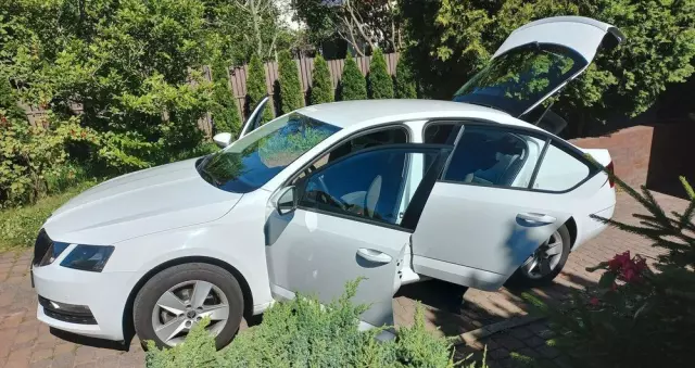 SKODA Octavia 1.5 TSI ACT Ambition DSG