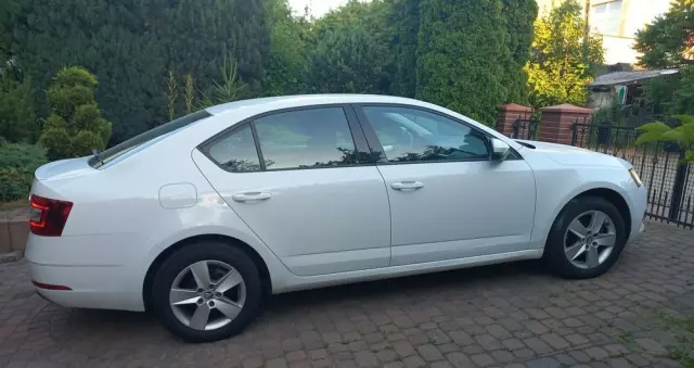 SKODA Octavia 1.5 TSI ACT Ambition DSG