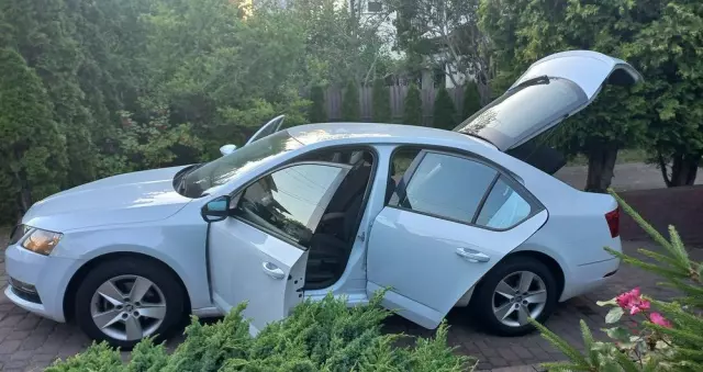 SKODA Octavia 1.5 TSI ACT Ambition DSG