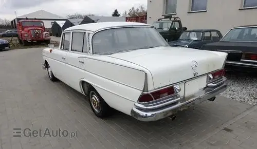 MERCEDES-BENZ 220sb 