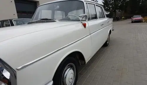 MERCEDES-BENZ 220sb 