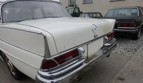 MERCEDES-BENZ 220sb 