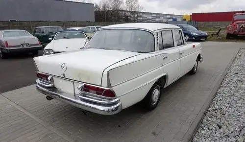 MERCEDES-BENZ 220sb 
